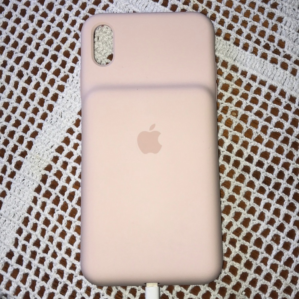 COPY - iPhone XS charging case in color - pink sand